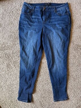 1822 Denim Women’s Skinny Jeans in Dark Blue